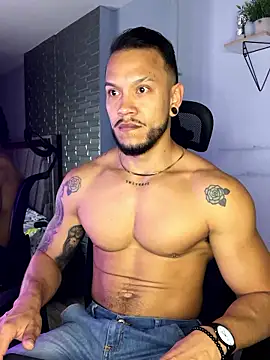 ARON TAYLER01 online show from October 9, 2025, 10:38 am