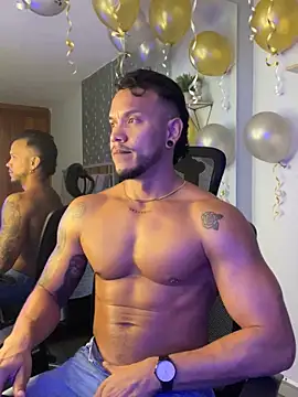 ARON TAYLER01 online show from March 2, 2025, 4:36 pm