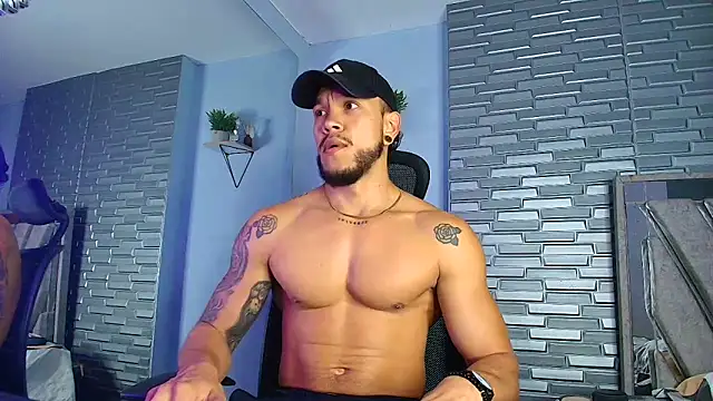 ARON TAYLER01 online show from February 5, 2026, 10:22 am