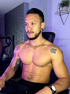 ARON TAYLER01 online show from September 26, 2025, 10:22 am