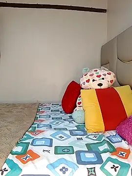 NicRaisaa online show from March 13, 2025, 6:05 am