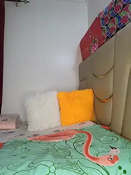 NicRaisaa online show from February 6, 2026, 3:46 am