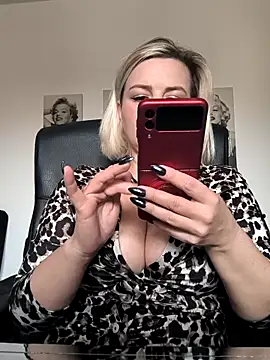 Ladykaos online show from December 5, 2025, 11:42 am