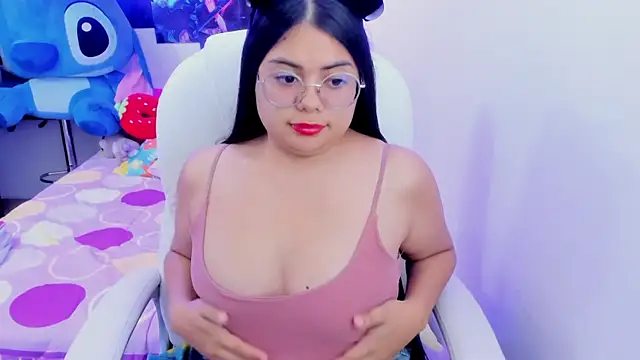 esmeralda112 online show from March 7, 2025, 9:59 pm