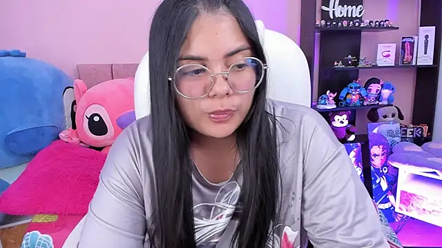 Snapshot of esmeralda112 chatting on April 21, 2026, 8:59 pm esmeralda112 online show from April 21, 2026, 8:59 pm