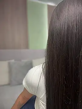 Snapshot of Im_Valentina chatting on June 25, 2026, 10:59 pm Im Valentina online show from June 25, 2026, 10:59 pm