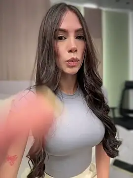Snapshot of Im_Valentina chatting on July 4, 2026, 1:23 am Im Valentina online show from July 4, 2026, 1:23 am