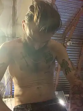 CloudDadddyyy420 online show from February 28, 2025, 1:05 am