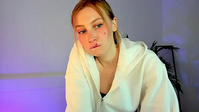 Jess Anders  online show from November 6, 2025, 6:39 am