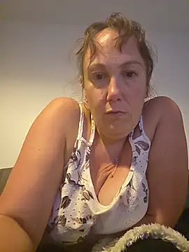 Snapshot of Wisie_Cutie chatting on June 10, 2026, 10:33 pm Wisie Cutie online show from June 10, 2026, 10:33 pm