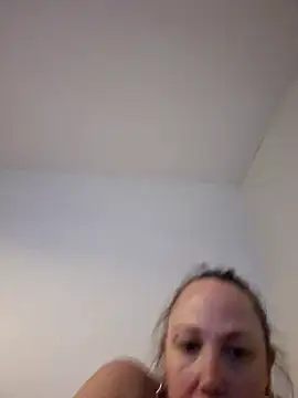 Snapshot of Wisie_Cutie chatting on March 20, 2025, 11:45 pm Wisie Cutie online show from March 20, 2025, 11:45 pm