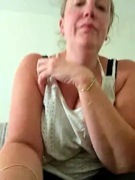 Snapshot of Wisie_Cutie chatting on May 12, 2026, 3:40 pm Wisie Cutie online show from May 12, 2026, 3:40 pm