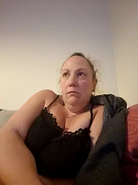 Snapshot of Wisie_Cutie chatting on March 14, 2025, 10:38 pm Wisie Cutie online show from March 14, 2025, 10:38 pm