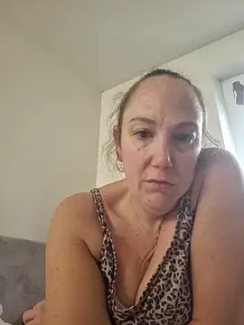 Snapshot of Wisie_Cutie chatting on November 15, 2025, 1:04 pm Wisie Cutie online show from November 15, 2025, 1:04 pm