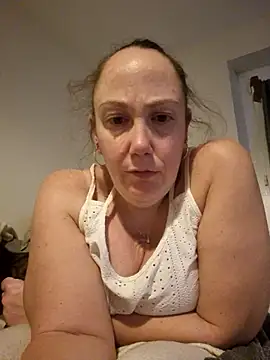 Snapshot of Wisie_Cutie chatting on November 27, 2025, 11:05 pm Wisie Cutie online show from November 27, 2025, 11:05 pm