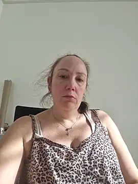 Wisie Cutie online show from February 4, 2026, 1:17 pm