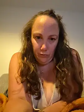 Snapshot of Wisie_Cutie chatting on May 18, 2026, 10:47 pm Wisie Cutie online show from May 18, 2026, 10:47 pm