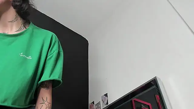 Snapshot of trinitty chatting on March 20, 2025, 9:46 pm trinitty online show from March 20, 2025, 9:46 pm