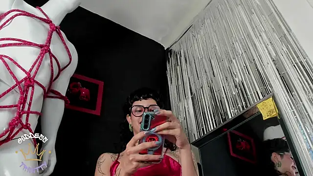 Snapshot of trinitty chatting on September 18, 2025, 2:09 pm trinitty online show from September 18, 2025, 2:09 pm