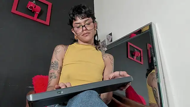 Snapshot of trinitty chatting on March 6, 2025, 8:05 pm trinitty online show from March 6, 2025, 8:05 pm