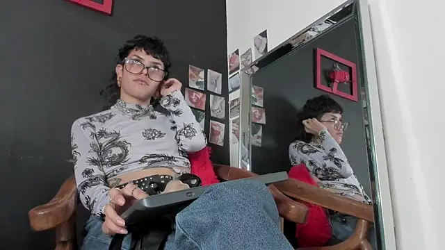 Snapshot of trinitty chatting on February 26, 2025, 11:19 pm trinitty online show from February 26, 2025, 11:19 pm