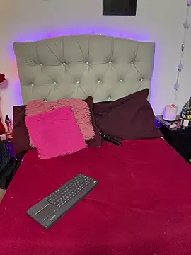 nicolsaenz20 online show from March 25, 2026, 1:43 pm