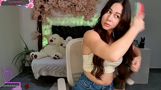 Meliazz online show from January 25, 2025, 4:24 pm