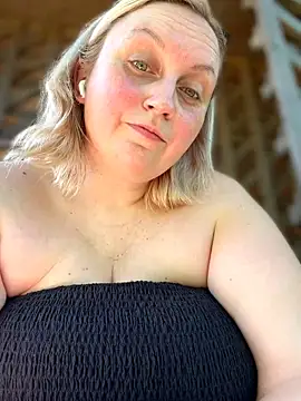 Snapshot of BBW_Nora chatting on May 29, 2026, 9:26 am BBW Nora online show from May 29, 2026, 9:26 am