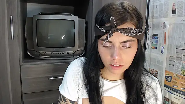 Snapshot of i_am_nina_ chatting on February 26, 2025, 3:46 am i am nina online show from February 26, 2025, 3:46 am