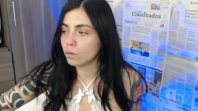 Snapshot of i_am_nina_ chatting on March 4, 2025, 1:34 am i am nina online show from March 4, 2025, 1:34 am