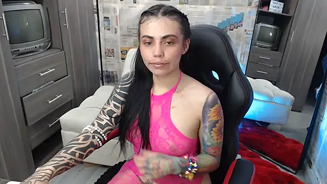 Snapshot of i_am_nina_ chatting on September 8, 2025, 11:04 pm i am nina online show from September 8, 2025, 11:04 pm