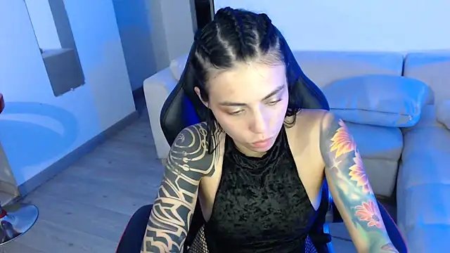 Snapshot of i_am_nina_ chatting on March 8, 2025, 12:33 am i am nina online show from March 8, 2025, 12:33 am