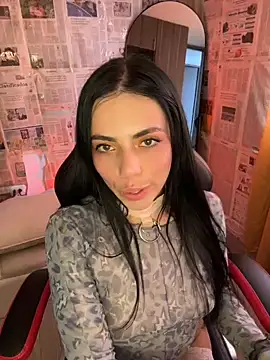 Snapshot of i_am_nina_ chatting on May 18, 2026, 8:24 pm i am nina online show from May 18, 2026, 8:24 pm