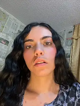 Snapshot of i_am_nina_ chatting on April 28, 2026, 5:12 am i am nina online show from April 28, 2026, 5:12 am
