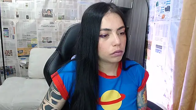 Snapshot of i_am_nina_ chatting on September 23, 2025, 11:01 pm i am nina online show from September 23, 2025, 11:01 pm