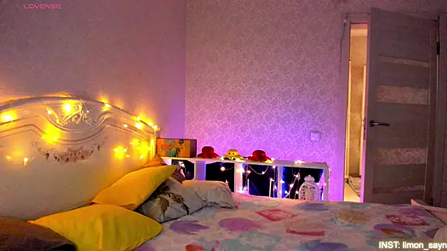 LillyMoure  online show from March 24, 2026, 11:27 pm