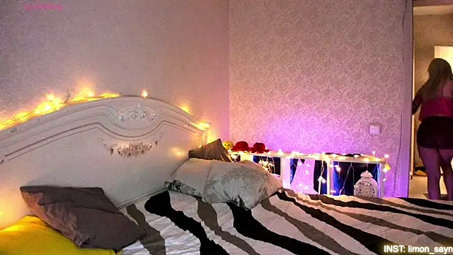 LillyMoure  online show from February 14, 2026, 10:54 pm