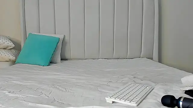 Snapshot of _heavenlysent chatting on June 8, 2026, 5:08 am heavenlysent online show from June 8, 2026, 5:08 am
