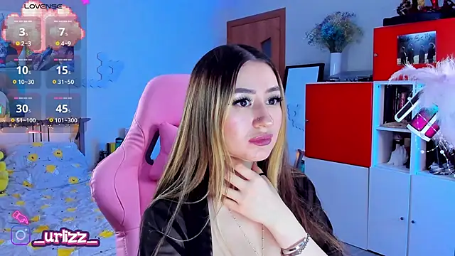 Fiona-Love online show from February 7, 2025, 8:53 pm