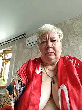 EffectFiona online show from September 20, 2025, 4:06 am