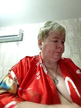 EffectFiona online show from September 18, 2025, 10:46 pm