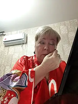 EffectFiona online show from February 19, 2026, 10:40 pm