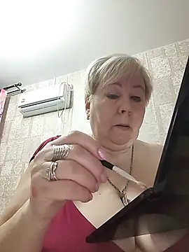 EffectFiona online show from April 2, 2026, 10:49 pm