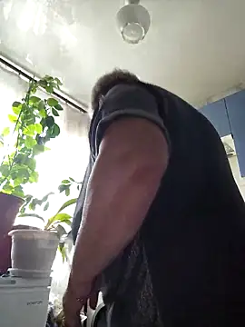 EffectFiona online show from September 10, 2025, 5:06 am