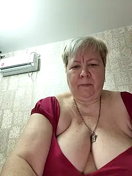 EffectFiona online show from November 30, 2025, 1:39 am