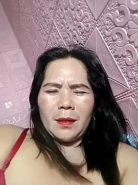 Snapshot of Cutehornywetmom chatting on March 3, 2025, 6:13 pm Cutehornywetmom online show from March 3, 2025, 6:13 pm