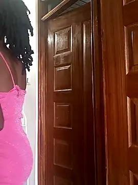 Snapshot of Prettybecs chatting on March 4, 2025, 12:12 pm Prettybecs online show from March 4, 2025, 12:12 pm