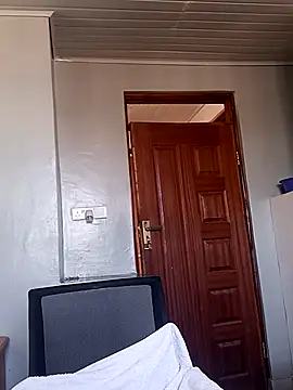 Snapshot of Prettybecs chatting on February 19, 2025, 5:05 am Prettybecs online show from February 19, 2025, 5:05 am