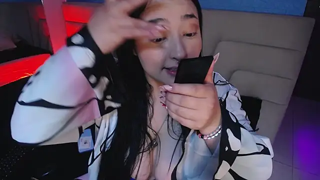 Snapshot of Miss_Loise chatting on October 14, 2025, 4:13 am Miss Loise online show from October 14, 2025, 4:13 am