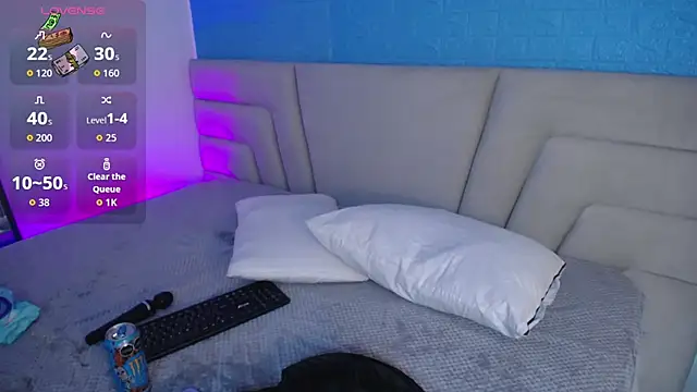 Snapshot of Miss_Loise chatting on September 9, 2025, 5:17 am Miss Loise online show from September 9, 2025, 5:17 am